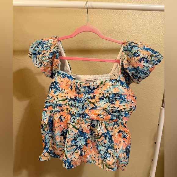 ABERCROMBIE PUFF SLEEVE FLORAL TOP - Picture 1 of 4